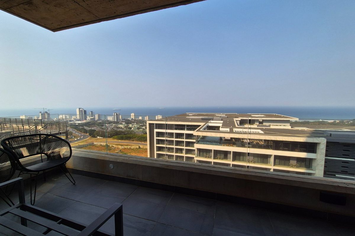 Umhlanga Arch - Luxurious, fully furnished apartment in this modern and convenient development -front unit with lovely seaviews- ideal corporate let - Photo 3