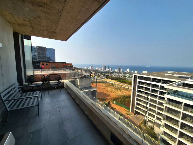 Umhlanga Arch - Luxurious, fully furnished apartment in this modern and convenient development -front unit with lovely seaviews- ideal corporate let - Photo 2