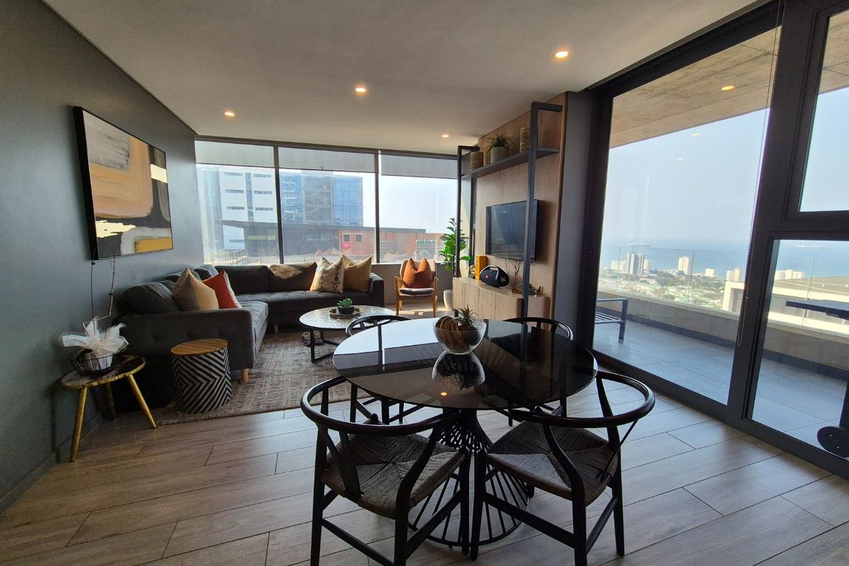 Umhlanga Arch - Luxurious, fully furnished apartment in this modern and convenient development -front unit with lovely seaviews- ideal corporate let - Photo 4