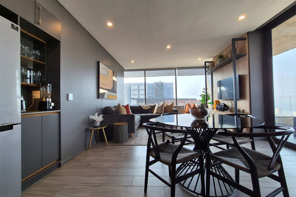 Umhlanga Arch - Luxurious, fully furnished apartment in this modern and convenient development -front unit with lovely seaviews- ideal corporate let - Photo 5