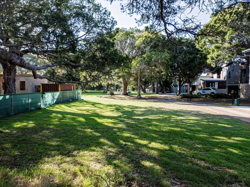 Where Nature Whispers and Time Slows Down - Photo 3