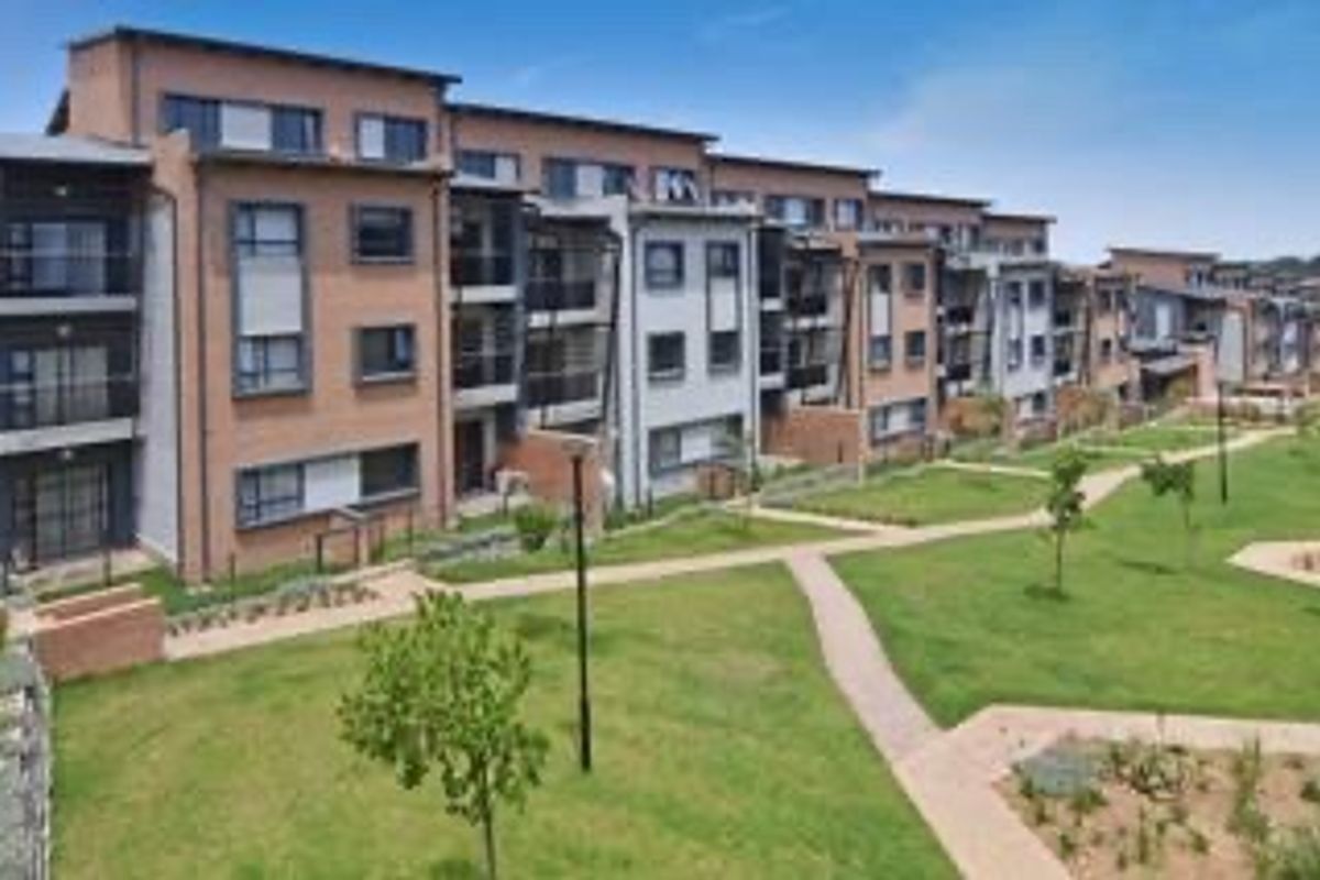 2 Bedroom 2 Bathroom Apartment For Sale. - Photo 2