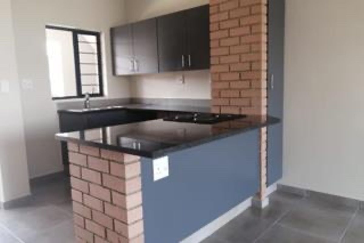 2 Bedroom 2 Bathroom Apartment For Sale. - Photo 5