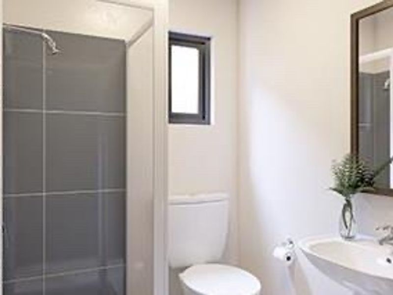 2 Bedroom 2 Bathroom Apartment For Sale. - Photo 6