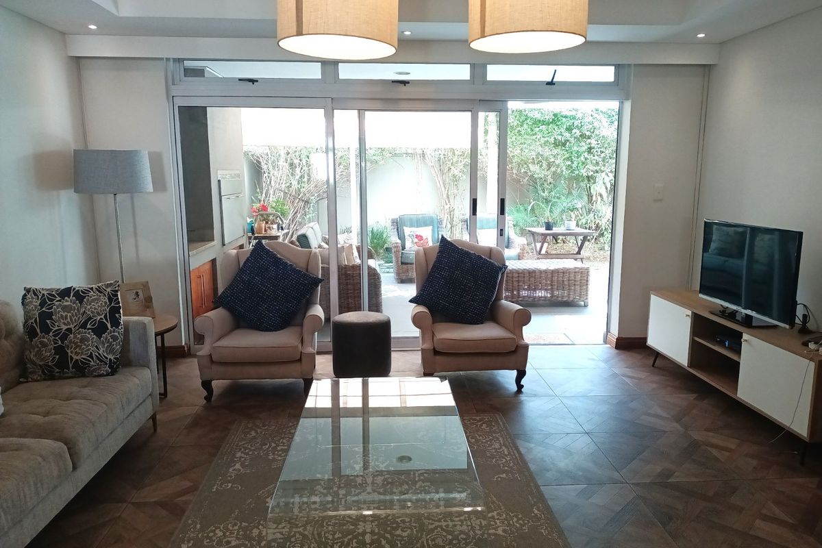 Large 3 bedroom unit with wrap-around garden and backup power -Hyde Park - Photo 3