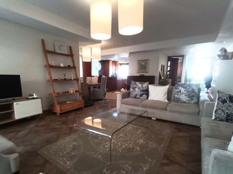 Large 3 bedroom unit with wrap-around garden and backup power -Hyde Park - Photo 5