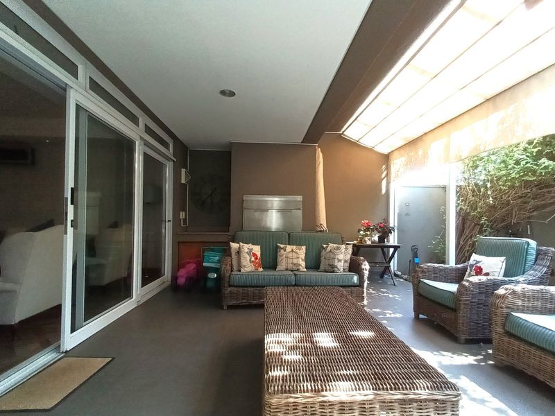 Large 3 bedroom unit with wrap-around garden and backup power -Hyde Park - Photo 6