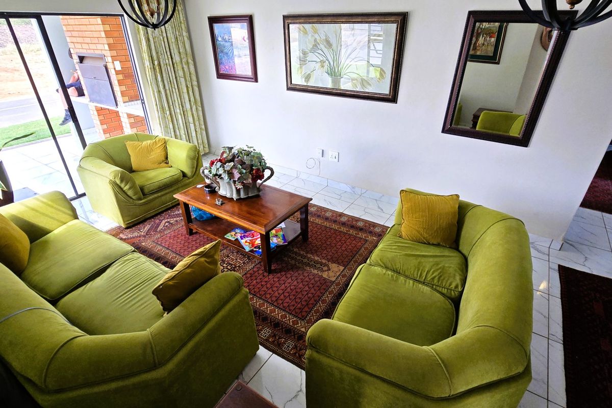 Spacious 3-Bedroom Family Home for Sale in Heather View, Pretoria North - Photo 4