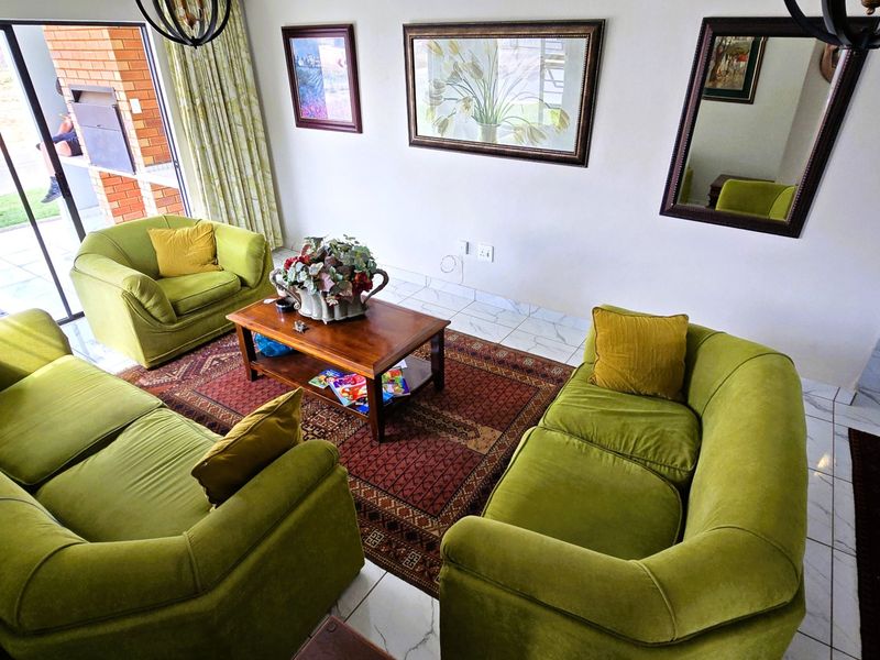 Spacious 3-Bedroom Family Home for Sale in Heather View, Pretoria North - Photo 4