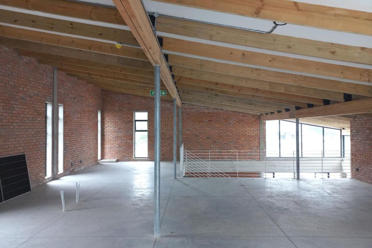 Prime 286 sqm Unit available - Photo 2