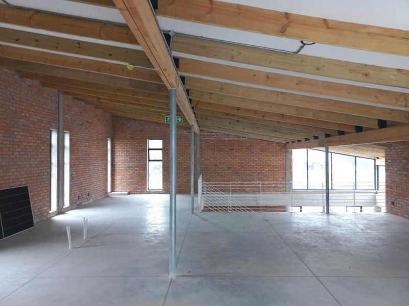 Prime 286 sqm Unit available - Photo 2