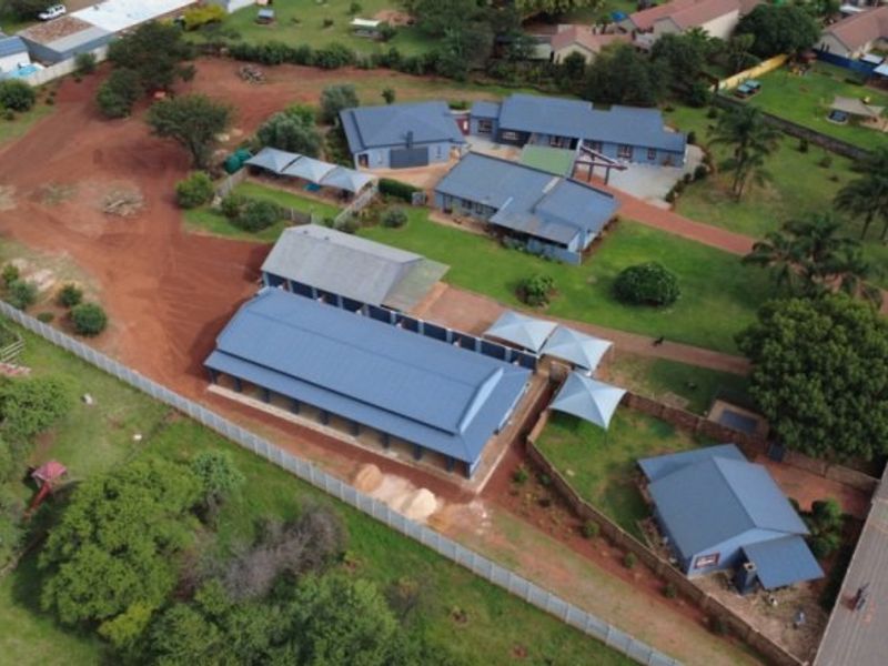 Exclusive Montana Gardens 1Ha Property with Business Rights - Exceptional Development and Income Potential!!  - Photo 2