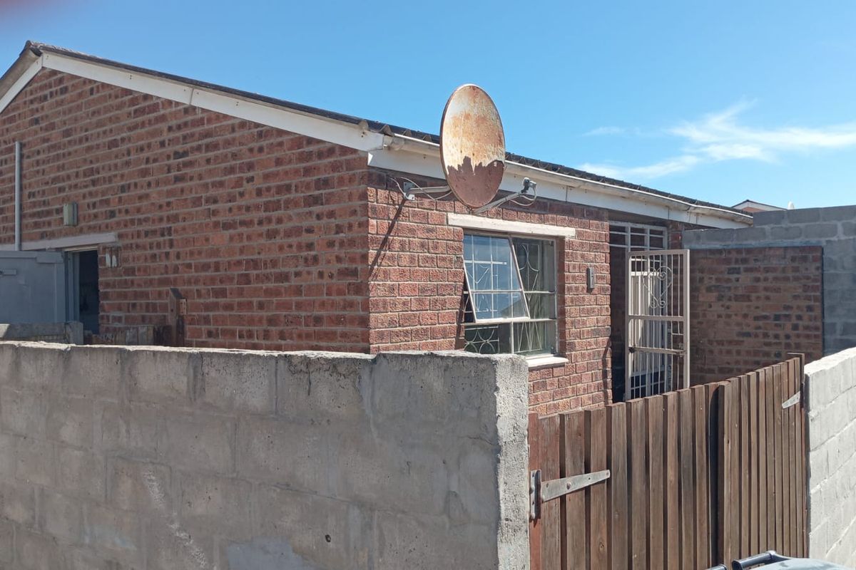 3 Bedroom House for Sale in Beacon Valley  - Photo 2