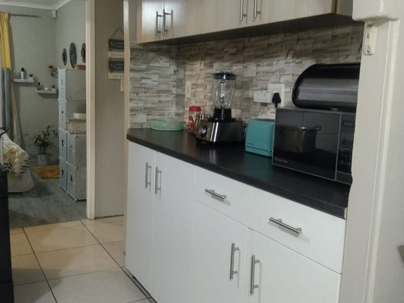 3 Bedroom House for Sale in Beacon Valley  - Photo 4