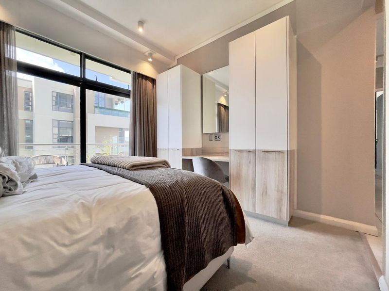 Stylish 2Bed 2 Bath Menlyn apartment with Modern Comforts - Photo 8