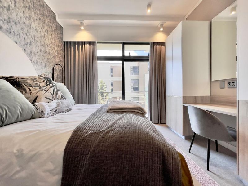 Stylish 2Bed 2 Bath Menlyn apartment with Modern Comforts - Photo 7