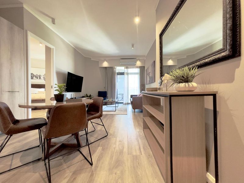 2 Bed 2Bath Sophisticated Menlyn Flat with Private Ensuite Retreat - Photo 4