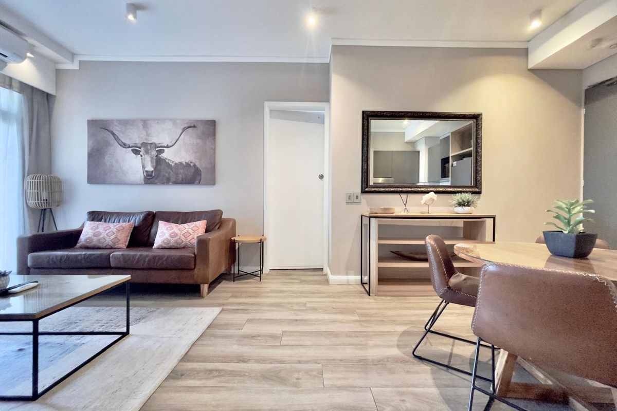 2 Bed 2Bath Sophisticated Menlyn Flat with Private Ensuite Retreat - Photo 2