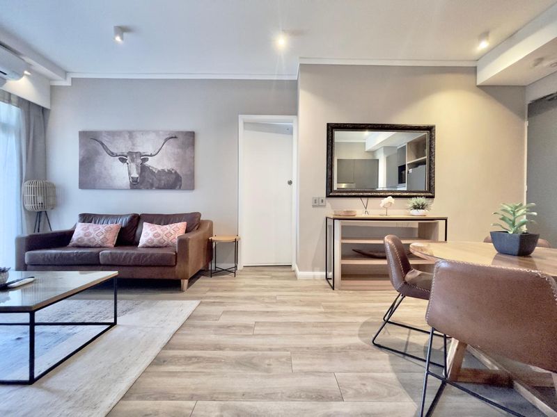 2 Bed 2Bath Sophisticated Menlyn Flat with Private Ensuite Retreat - Photo 2