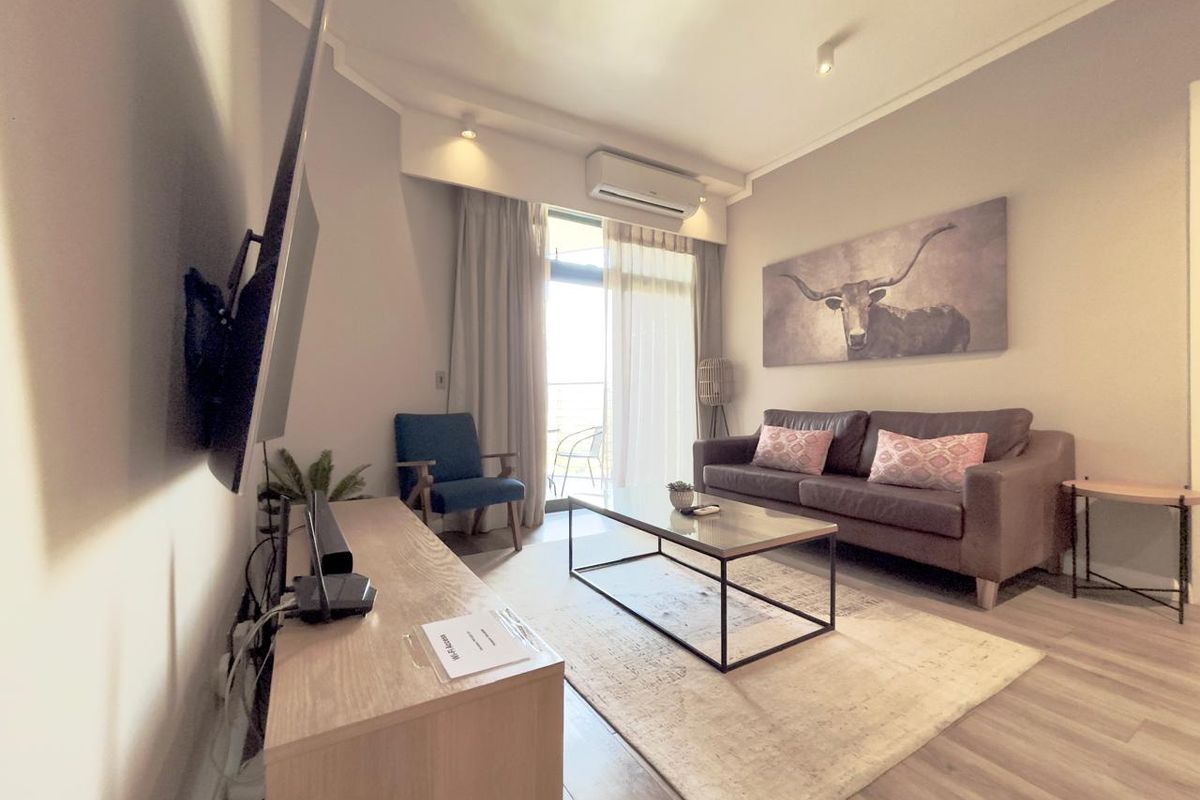 2 Bed 2Bath Sophisticated Menlyn Flat with Private Ensuite Retreat - Photo 5