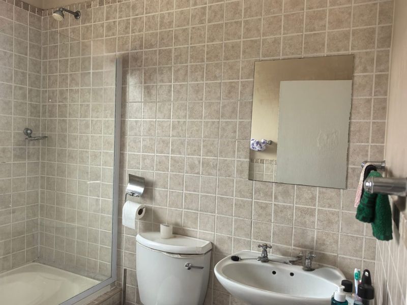 1-Bedroom First Floor Best Value Apartment in a Premium Complex. - Photo 10