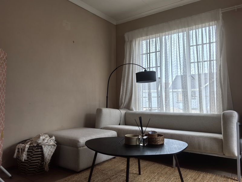 1-Bedroom First Floor Best Value Apartment in a Premium Complex. - Photo 3