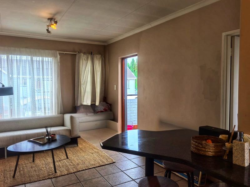 1-Bedroom First Floor Best Value Apartment in a Premium Complex. - Photo 2