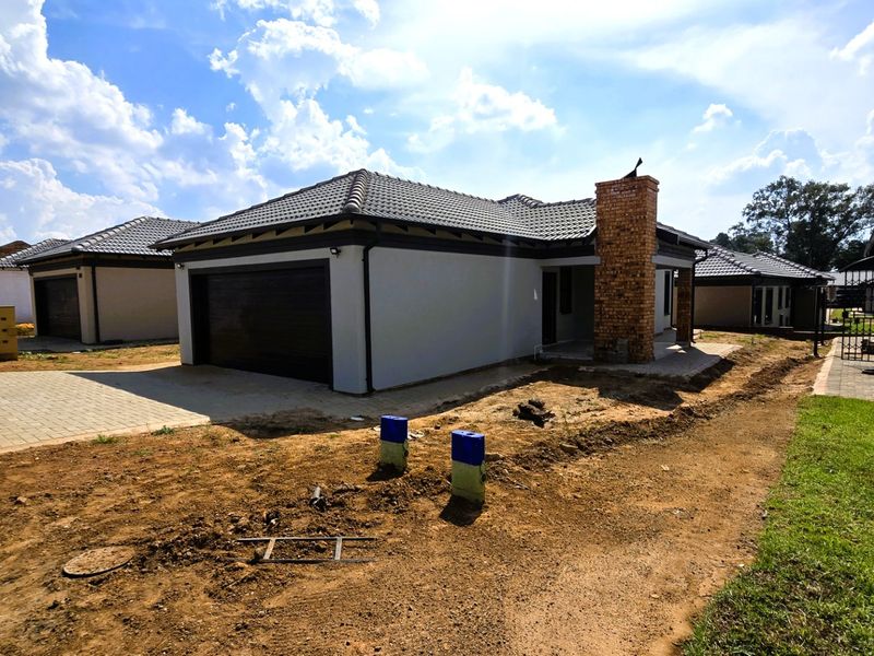 Modern Family Home for Sale in Heatherview with 3 Bedrooms that offers Comfort, Space and Exceptional Value! - Photo 5