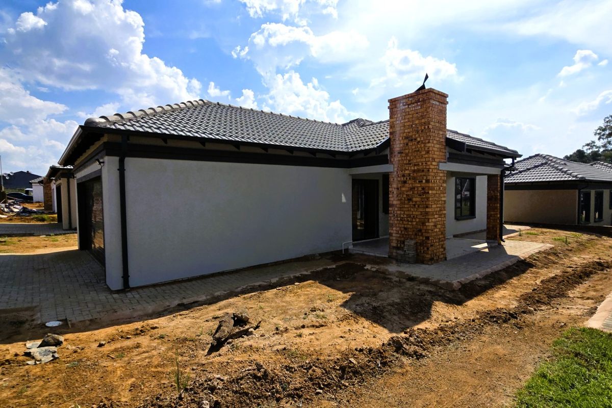 Modern Family Home for Sale in Heatherview with 3 Bedrooms that offers Comfort, Space and Exceptional Value! - Photo 5