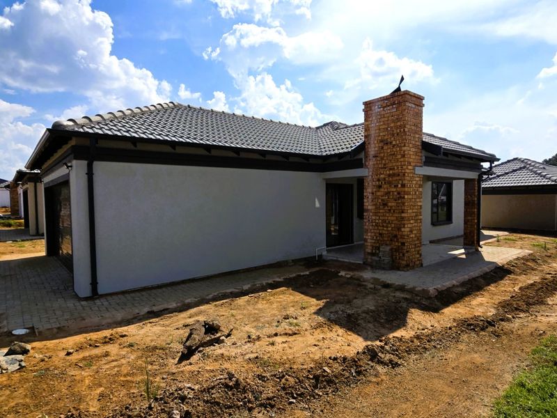 Modern Family Home for Sale in Heatherview with 3 Bedrooms that offers Comfort, Space and Exceptional Value! - Photo 6