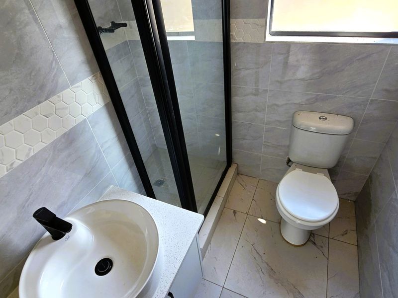 Modern Family Home for Sale in Heatherview with 3 Bedrooms that offers Comfort, Space and Exceptional Value! - Photo 10