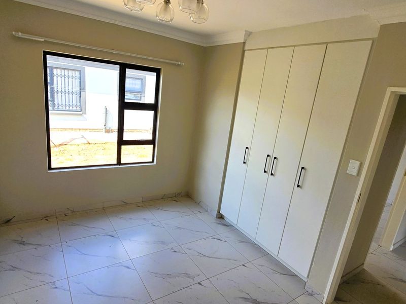 Modern Family Home for Sale in Heatherview with 3 Bedrooms that offers Comfort, Space and Exceptional Value! - Photo 8