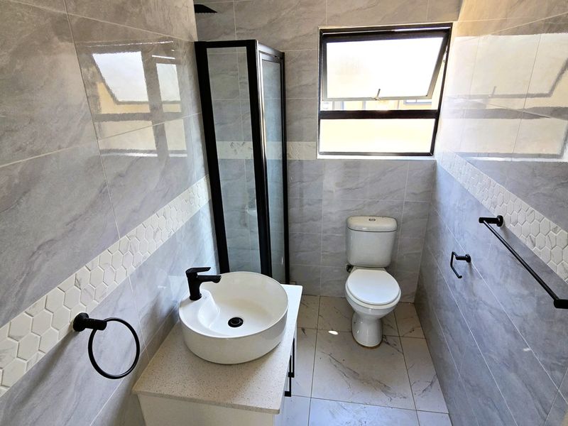 Modern Family Home for Sale in Heatherview with 3 Bedrooms that offers Comfort, Space and Exceptional Value! - Photo 9