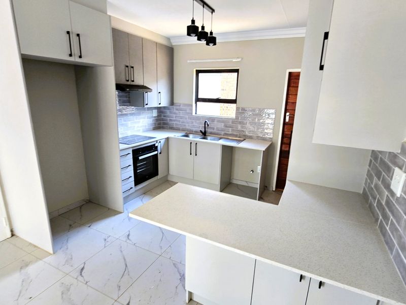 Modern Family Home for Sale in Heatherview with 3 Bedrooms that offers Comfort, Space and Exceptional Value! - Photo 2