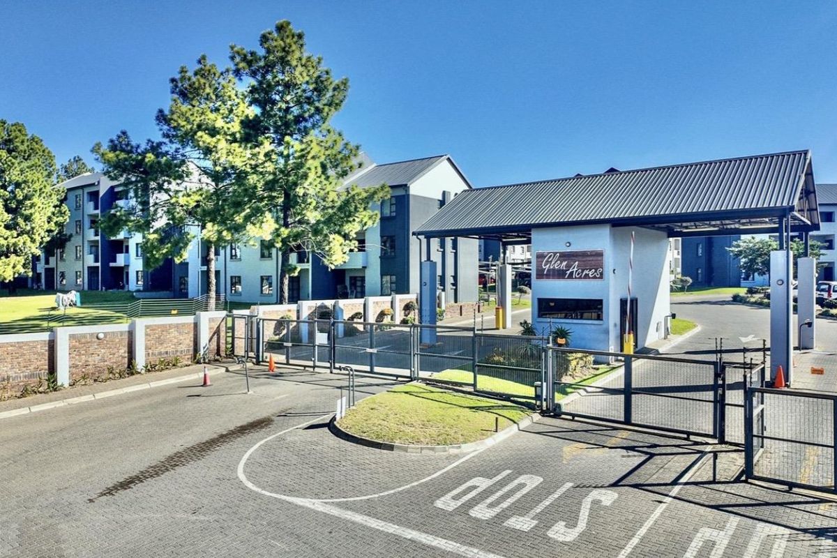 Great Value for Money 2beds,1 Full bath  First-Floor Apartment For Sale in Glen Acres Estate, Midrand - Photo 2