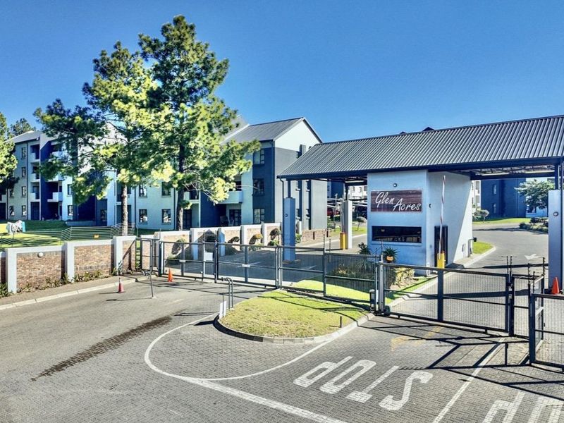 Great Value for Money 2beds,1 Full bath  First-Floor Apartment For Sale in Glen Acres Estate, Midrand - Photo 2