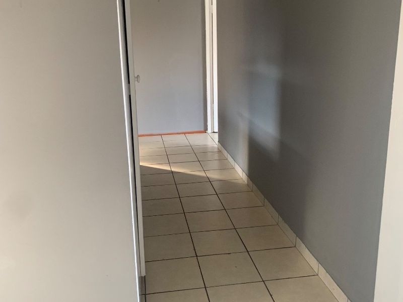 Lovely 2 Bedroom Apartment For Rent.  - Photo 3