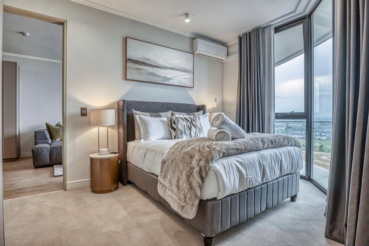 2 Bed 2 Bath Penthouse for rent - Photo 2