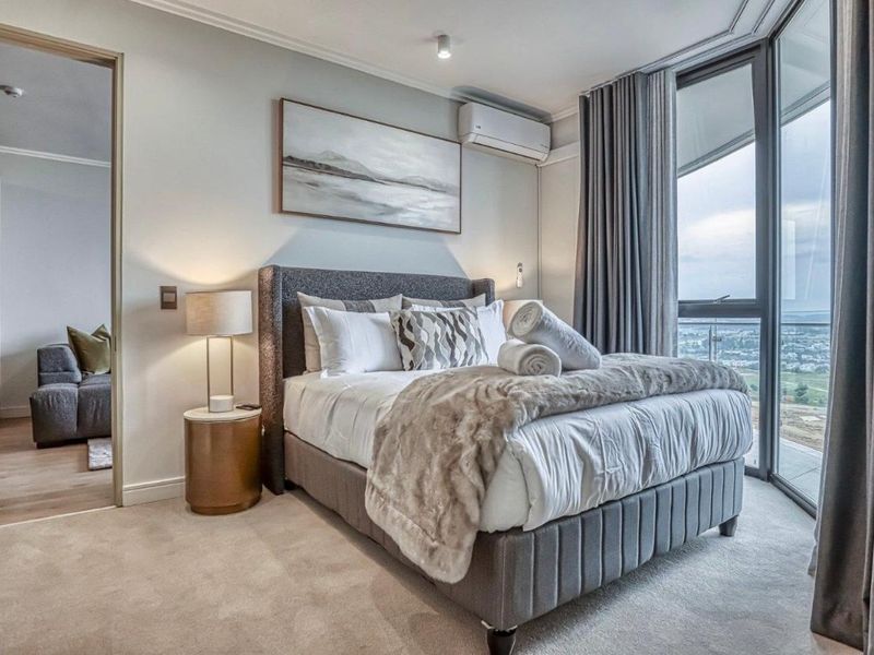 2 Bed 2 Bath Penthouse for rent - Photo 2