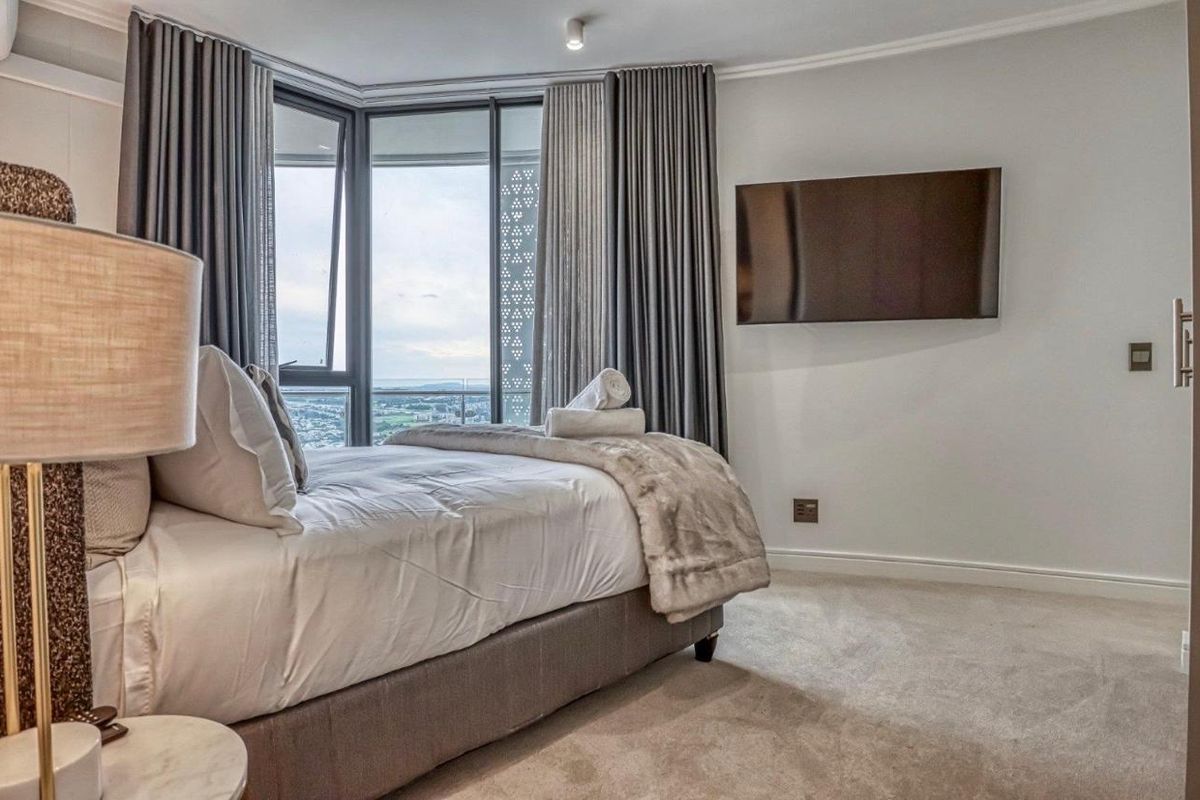 2 Bed 2 Bath Penthouse for rent - Photo 3