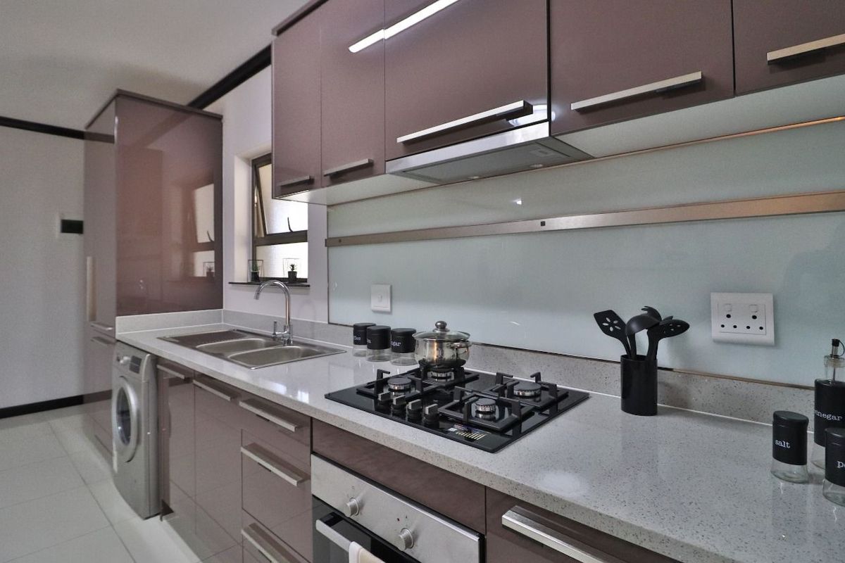 1 Bedroom 1 Bathroom For Sale at Palmview Estate. - Photo 2