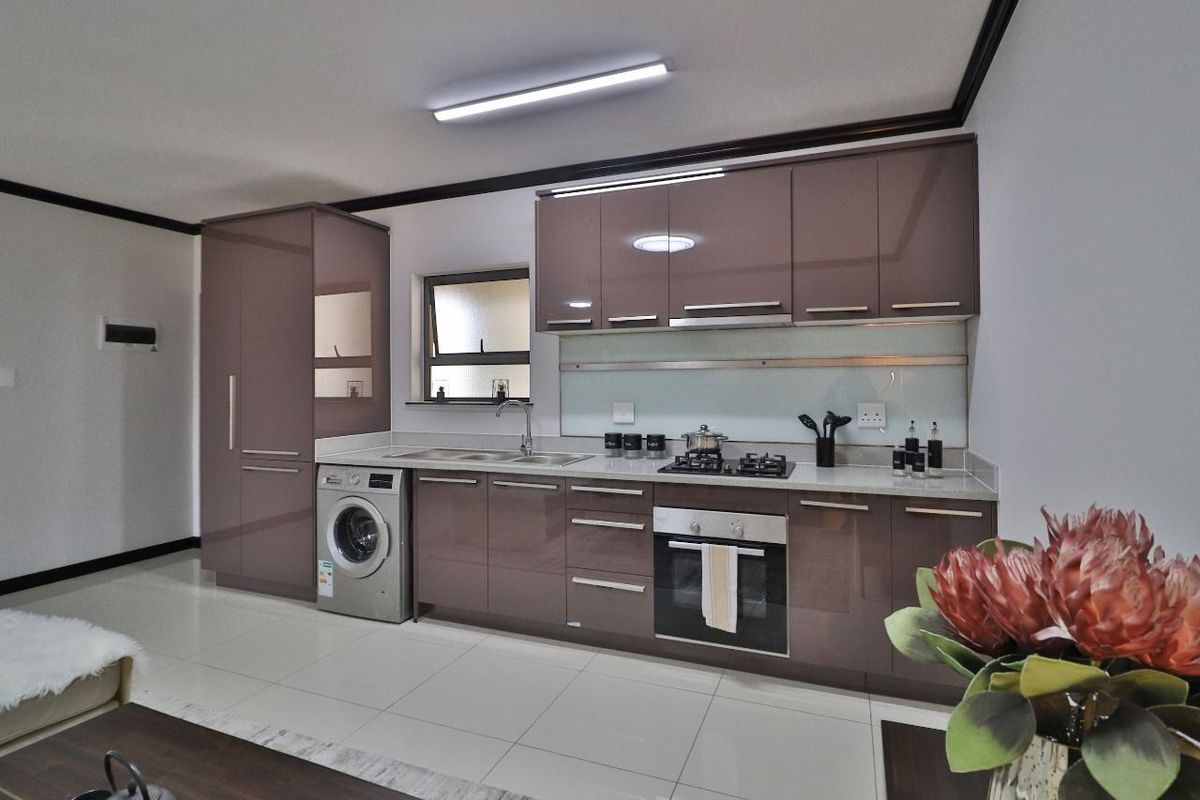 1 Bedroom 1 Bathroom For Sale at Palmview Estate. - Photo 3