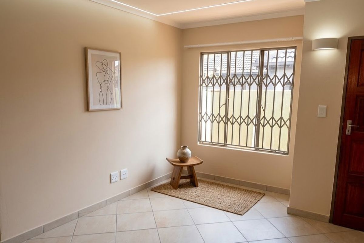 3 bedroom spacious property Theresapark  - Photo 5