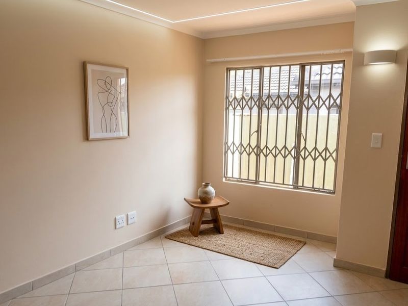 3 bedroom spacious property Theresapark  - Photo 5