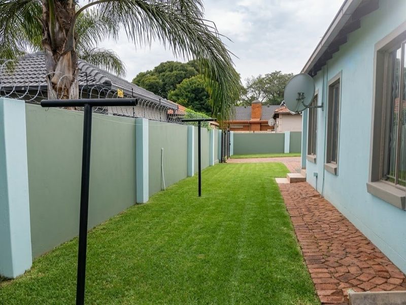 3 bedroom spacious property Theresapark  - Photo 2