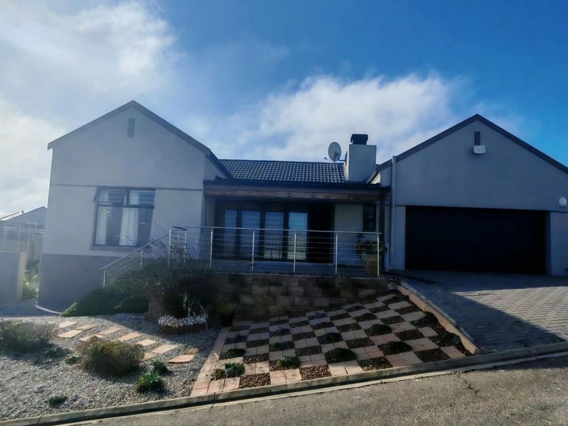 Family Home with Modern Comforts and Solar Power - Photo 2