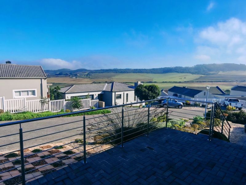 Family Home with Modern Comforts and Solar Power - Photo 3