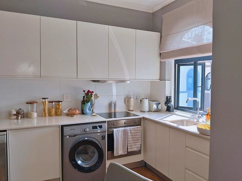 Steps from the Waterfront | Sophisticated Living at The Warwick - Photo 4