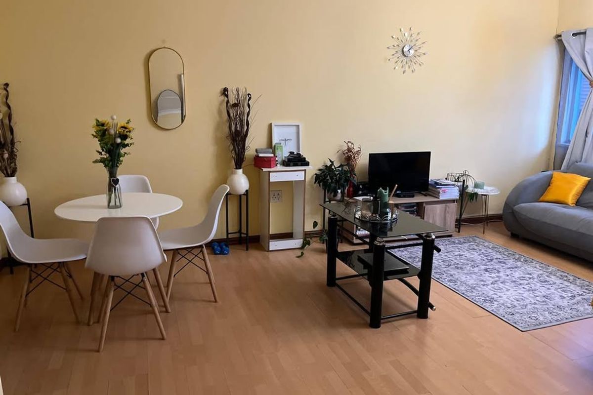 Bachelor apartment with garage for sale - Photo 5