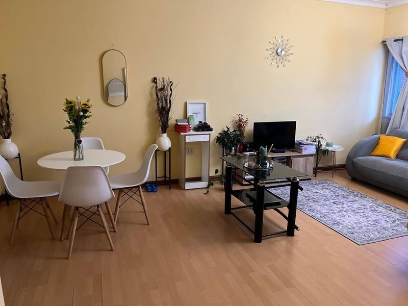 Bachelor apartment with garage for sale - Photo 5